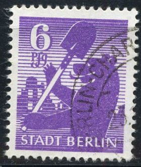 P877