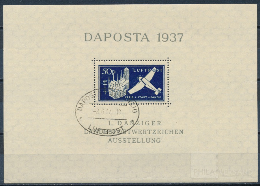 P823